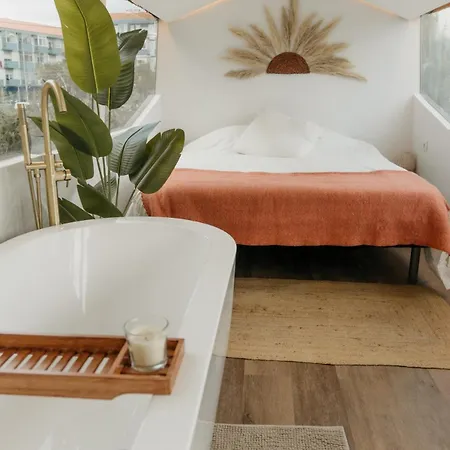 Maria Flor Luxury Bus Converted * Carvoeira